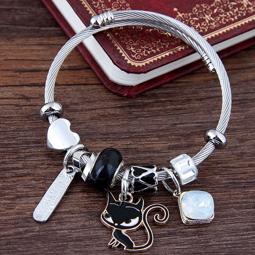 C11040851 Black Cat White Bead Silver Adjust Charming Bracelet - Click Image to Close